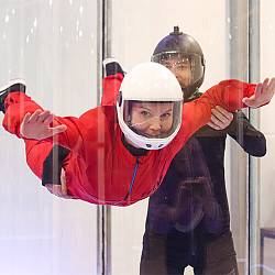 14 мин. полета в будни или 10 мин. в выходные для детей в аэротрубе (1 чел.)