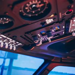Полет на авиатренажере Боинг 737 или Аэрбас А320 (45 минут, до 2 чел.)