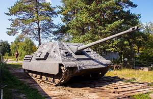 Катание на танке в военно-патриотическом клубе «Резерв»