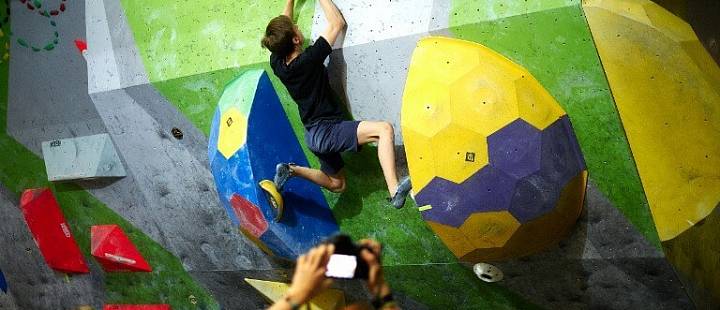 Мастер-классы по скалолазанию на самом большом боулдер-скалодроме Москвы
