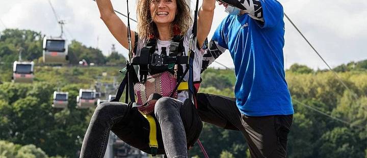 Спуск на зиплайне (zipline) над Москва-рекой