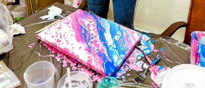 Рисование жидким акрилом Fluid Art  