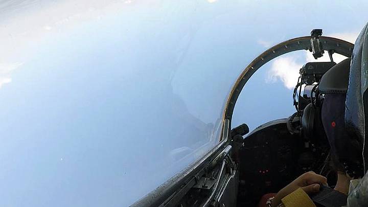 Полет на учебно-боевом истребителе Л-29 «Дельфин»