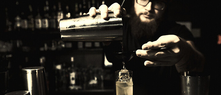 Искусство приготовления коктейлей: курсы барменов